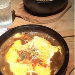 Souhonyaishiyakikaritanakashouten - 石焼オムカレー、奥は石焼チキンカレー：2012年6月