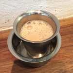 三燈舎 - スモーキーな香りのマドラスコーヒー ¥200