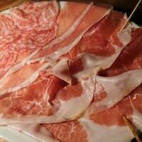 カルネジーオ イースト - 