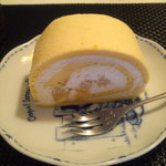 Heure du Gouter - 白桃のロールケーキ