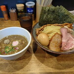 煮干し中華そば 一剣 - つけ麺並み\800+味玉\100