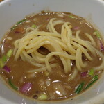 煮干し中華そば 一剣 - 麺をいれて