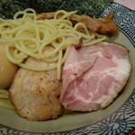 煮干し中華そば 一剣 - 豚バラとレア