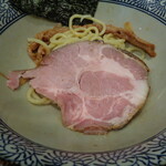 煮干し中華そば 一剣 - 結構デカい