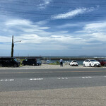 はまべ - 駐車場は右側。左側の縦並びは別の駐車場なので駐車禁止