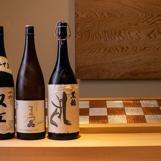 【心地良い一杯】月替わりでご用意する、選りすぐりの日本酒