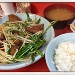 三友軒 - レバニラ炒めライス、ご飯少なめ