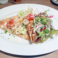 カンティネッタバズ - lunch;半熟卵を包んだそば粉ガレット〜小海老と高原キャベツのマリネ、トマト　マヨネーズソース
                    2020/09/18訪問