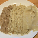りきどう - 左から 焙煎小麦麺、小平麺、TP "凄平麺"