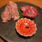 肉匠堀越 - サガリ（塩）とハラミ（西京漬け）の食べ比べ