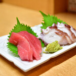 大都会 - 選べる刺身2点盛り@450円：まぐろ＆タコ