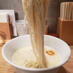 らーめんMAIKAGURA - 自家製麺 (北海道産小麦を三種類使用)