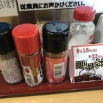 めん六や - 卓上調味料