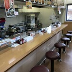 めん六や - 店内