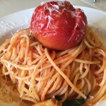 エノテカ ドォーロ プレミオ - 地元農家のトマトを丸ごと1個使ったスパゲッティーニ