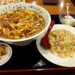 アジア中華創作料理 天府餃子城 - ネギチャーシュー麺と半炒飯