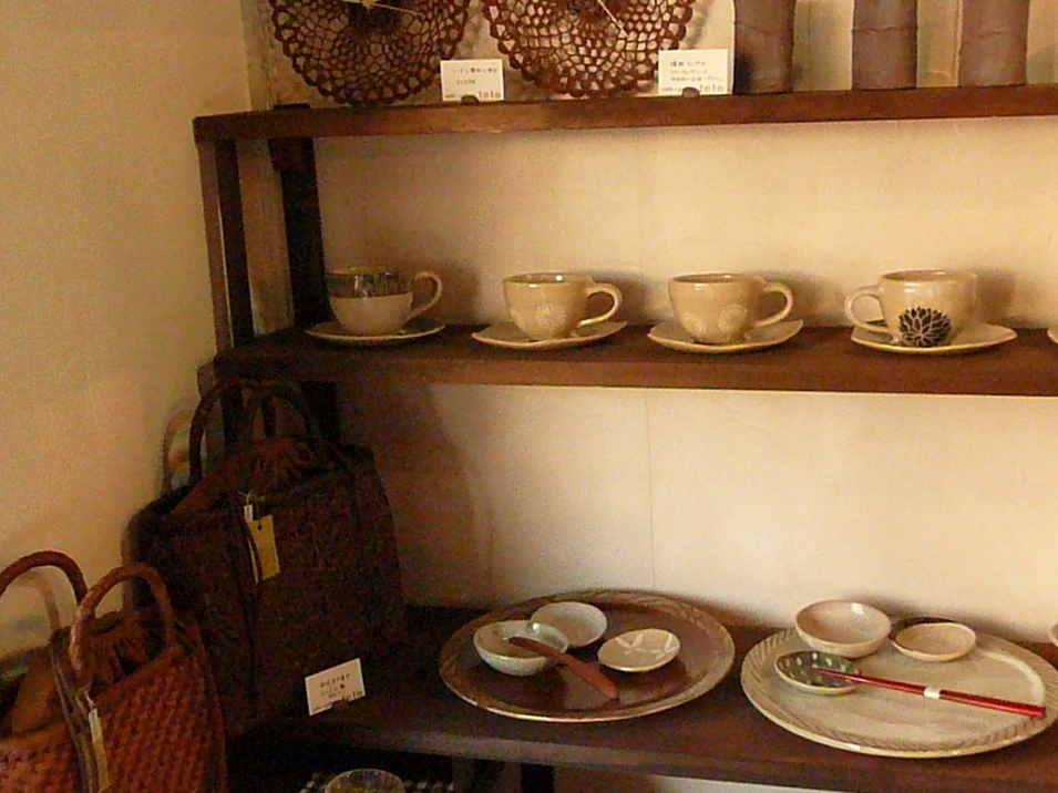 tete cafe+gallery name=