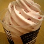 デザート＆デザート - いちごミルクソフトクリーム　430円