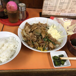 光栄軒 - 焼肉定食 (600円) ＋マヨ (無料)
