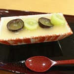 惣菜 松本 - 葡萄をのせた美味しい和のプリン♥️