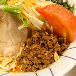 麺恋処 き楽 - 肉味噌、トマト