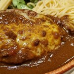 Dishers - 基本ハンバーグ＠300＋追加ハンバーグ＠350＋トッピングチーズ＠100＋ パスタ変更＠100＋パスタ用カレー＠200＋サラダ（トッピング洋食）＠300で 計@1,580