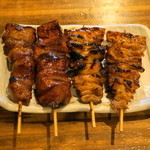 やきとん 木々家 - 2012.6 やきとん盛り合わせ（6串850円）の内、カシラ、レバー、シロ