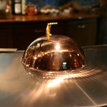 横浜うかい亭 - 鉄板で焼く時のフタ？