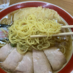 大来軒 - 黄色い中細麺