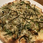 Japanese-style pizza with whitebait and Kujo green onions