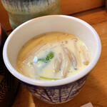 Douraku Sushi - シメジ、えのきなどのキノコたっぷりの日替り茶碗蒸し