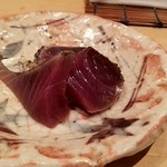 青空 - 鰹のたたき、藁の香りが最高です。次郎系のスペシャリティーです。