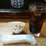 居酒屋 翔 - お通しと黒いビール的なもの