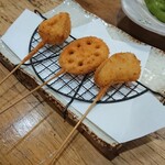 居酒屋 翔 - 串カツ 左からカボチャ、レンコン、タマネギ