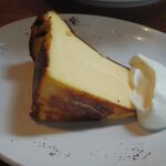 シクスバイオリエンタルホテル - バスクチーズケーキ