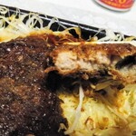 橋場食堂 - 先ずはそのまま、パクリ、柔らかくて旨いですよ、ヒレ肉だな～