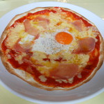 神戸イタリアン＆ワイン クレイド - 玉子と生ハムのピザ