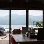 Reel Cafe - 店内から山中湖が観えます