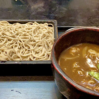 日本橋 やぶ久 - つけカレーせいろ（辛さ普通で肉は豚肉）
                    肉を豚肉にするとタマネギが入り、鶏肉にすると焼きネギになります。
                    辛さは4段階調整可
                    普通1,000円　辛口1,100円　大辛口1,200円　激辛口1,300円