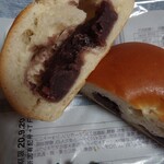 ドトールコーヒーショップ - つぶあんぱん 170円　〇んこのアップ
