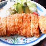 しる万 - 味噌カツ定食(1100円)のカツ