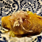 道人 - 子持ち鮎と焼き茄子～土佐酢のジュレに茗荷かけ。柿の種の触感の優しい味わいの土佐酢ジュレが絶妙。