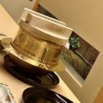 道人 - 金ぴかの釜で炊きあげられた煮えばなをちりめんじゃこで頂きます。