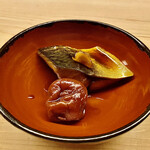 道人 - ご飯のお供は梅の鯖煮つけ。