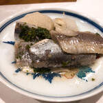 うを徳 - 青森県の長芋と大阪湾の鰯のマリネ（柿酢･白ワインビネガーでカルパッチョ風）