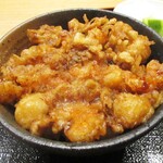 天麩羅 なか江 - 小柱と小海老のかき揚げ丼：小柱と小海老が サクサクの衣をまとったかき揚げに仕上げられています。 名古屋人好みの甘辛いタレが かき揚げに浸みていて、とても美味しい天丼ですョ！　　　　　2020.09.12