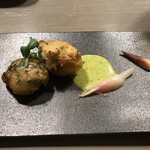 KAWAZ - アナゴのフリット
海苔とモロヘイヤ入りの衣　グリーンカレーソース