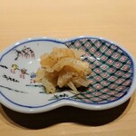 鮨 唐島 - 北寄貝のオイル漬けだったかな