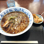 ネーブルみなみ館 - 醤油ラーメン 650円