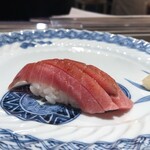 Tennen honmaguro ariso zushi - 天然本大（五の皿:2,640円））